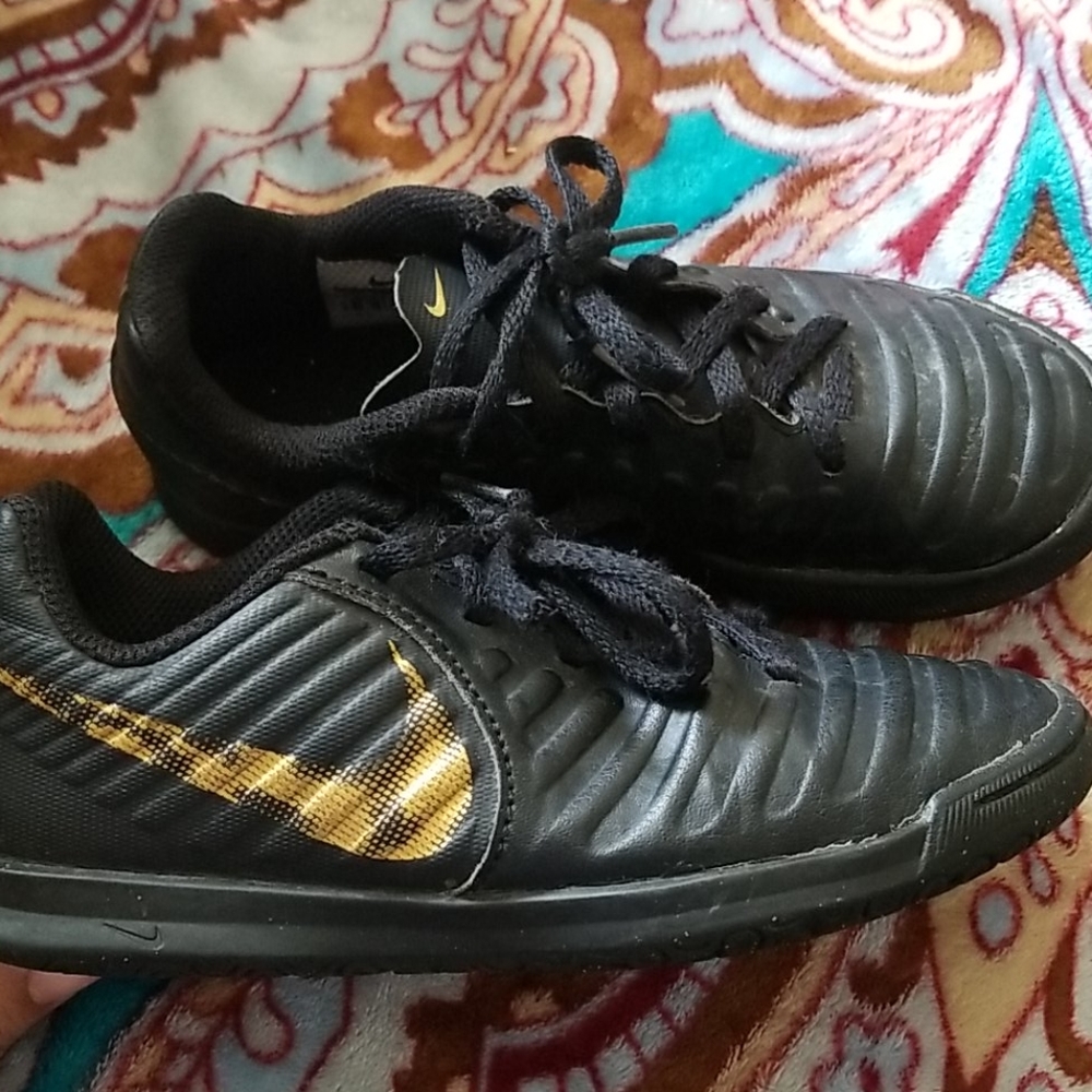 Nike indoor soccer shoes